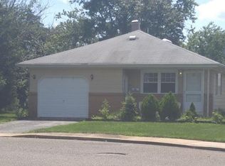 11 Arima Ct, Toms River, NJ 08757