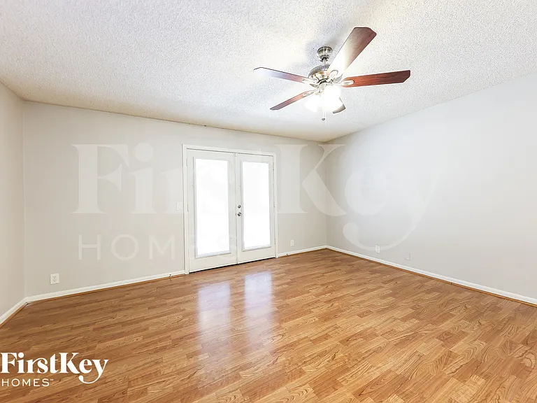 12925 N 73rd Ave — Photo 12