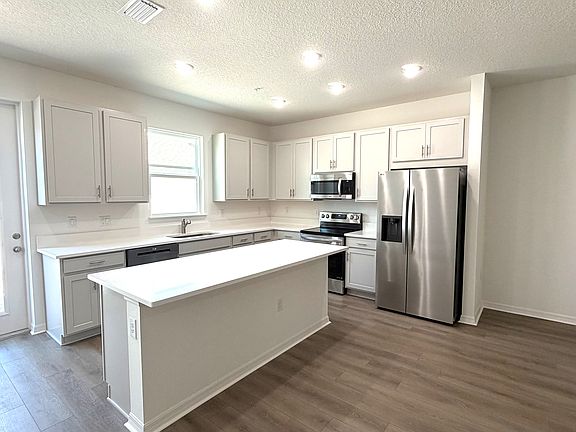 5th image of 706 Blissful Gardens Way