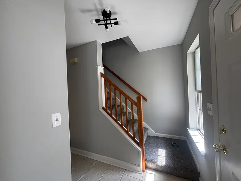 1414 Cambridge Ct — Photo 5