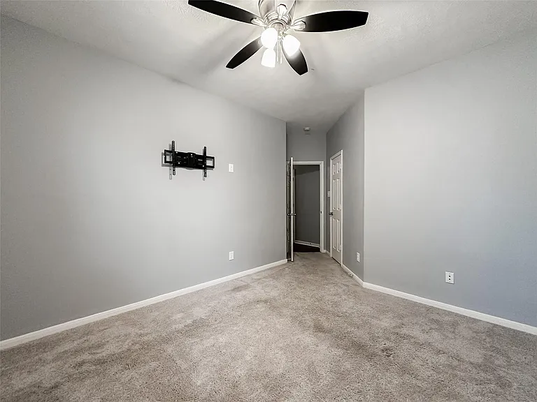 6810 Summer Bridge Ln — Photo 29