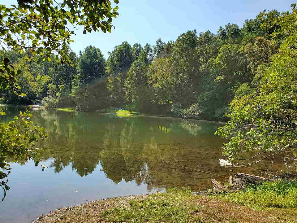 1st image of 199 N White Oak Lakeview Dr