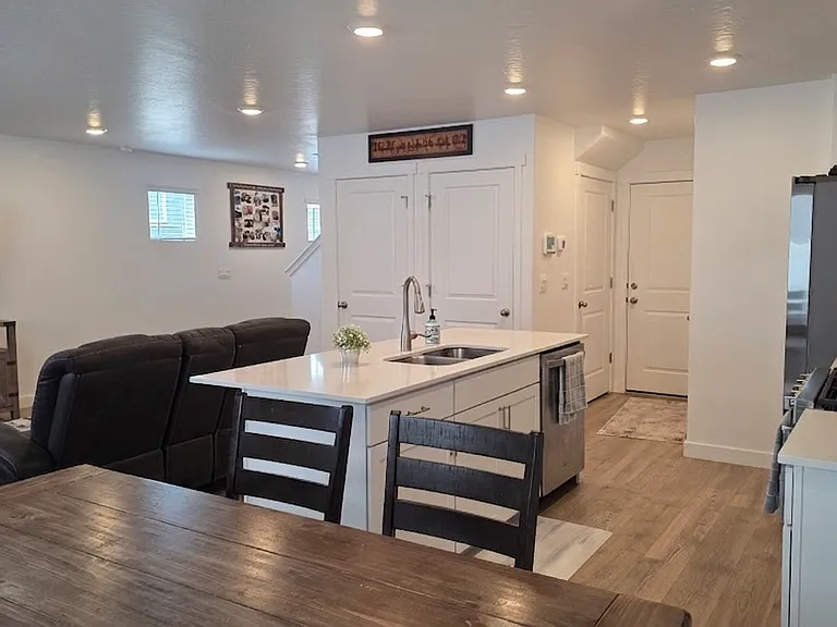 1211 W Divide Dr — Photo 6