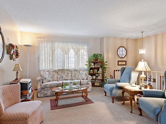 3rd image of 5017 Campanaro Ln