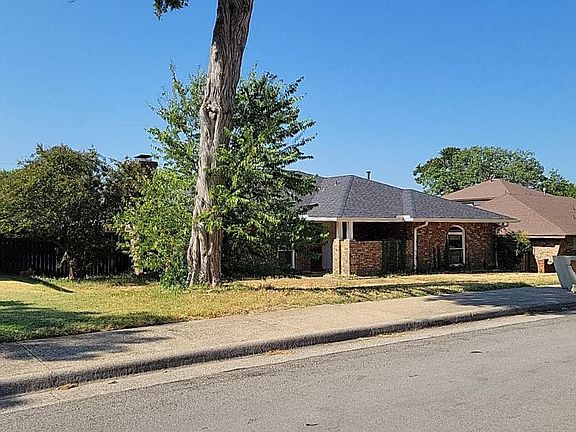 3rd image of 318 Meadowlark Ln