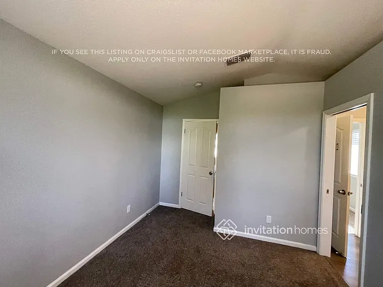 472 Woodcrest Dr — Photo 10
