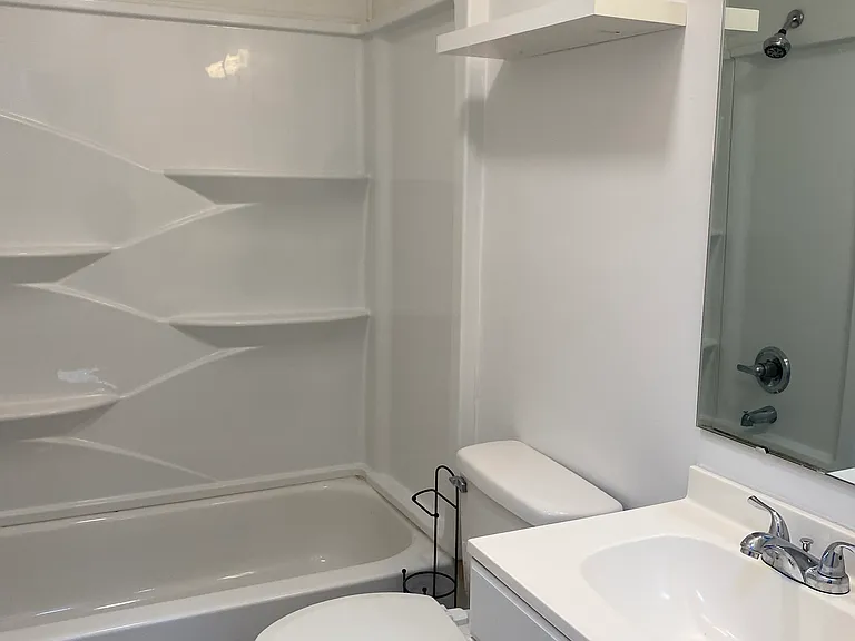 639 Maple St #639 — Photo 2