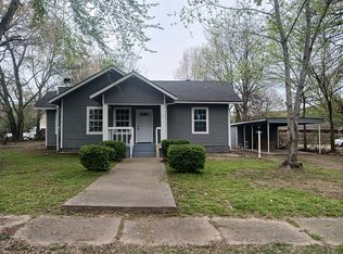 114 E College St, Ozark, AR 72949