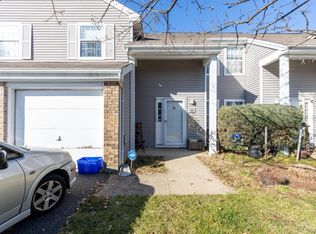 69 Renaissance Ln, New Brunswick, NJ 08901