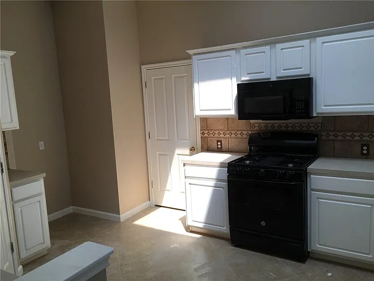 1105 Glendalough Dr — Photo 14