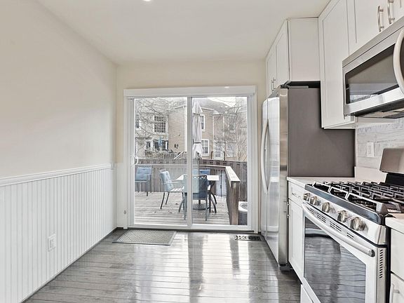5th image of 43840 Laburnum Sq