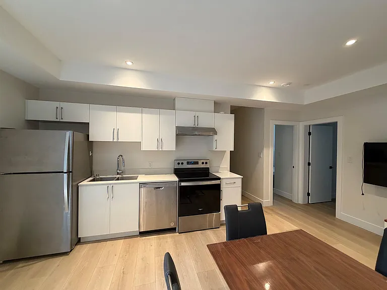 3170 Capstan Cres — Photo 5
