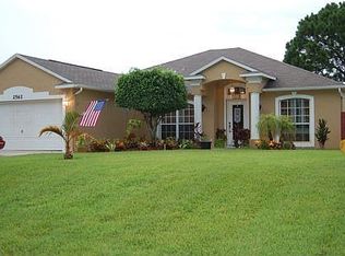 2562 SW Dalpina Rd, Port Saint Lucie, FL 34953
