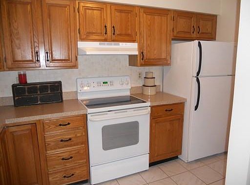 3rd image of 610 S Franklin St APT B103