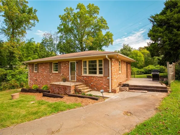 581 Clyde Dr, Winston Salem, NC 27104