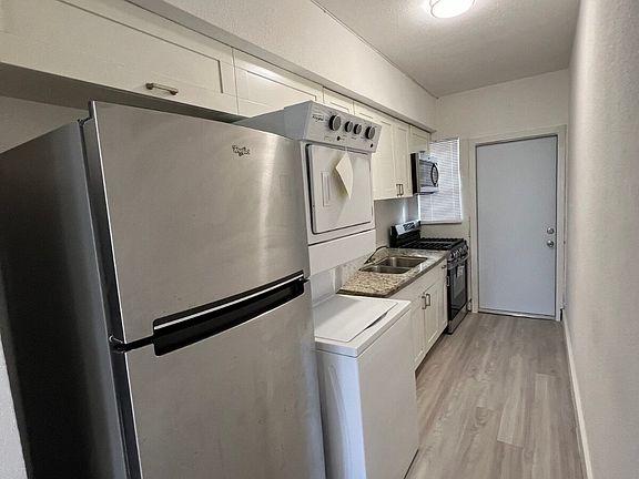 2nd image of 1904 Calais Dr