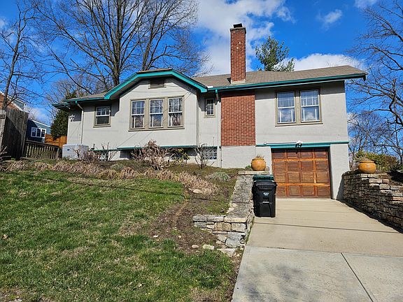 2nd image of 4900 Le Blond Ave