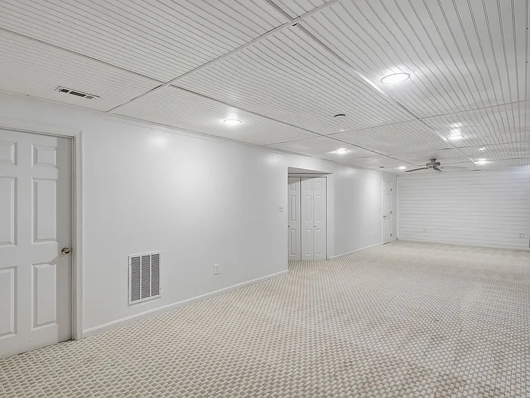 6505 Autumn Wind Cir — Photo 13