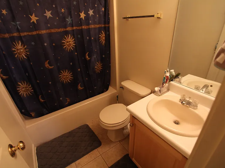 714 Yeager Ln — Photo 3