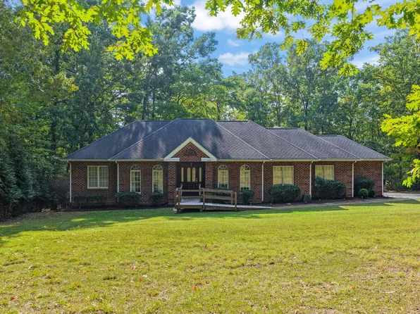 426 Hazelnut Dr, Clarksville, VA 23927