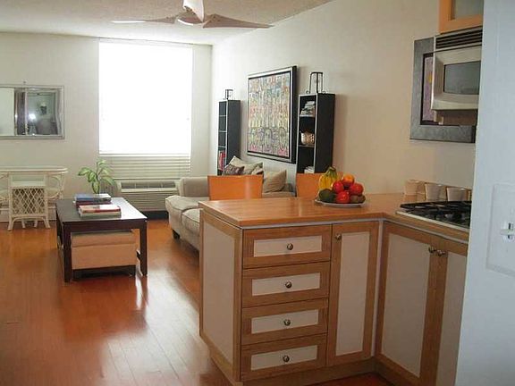 3rd image of 710 Washington Ave APT 314