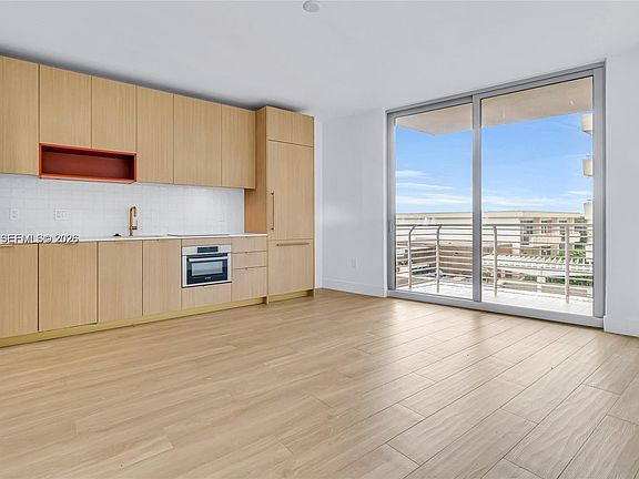 3rd image of 90 NE 32nd St #714