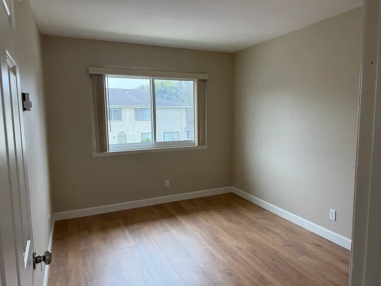 2666 N Anchor Ave — Photo 7