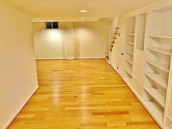 3rd image of 5124 Manning Dr