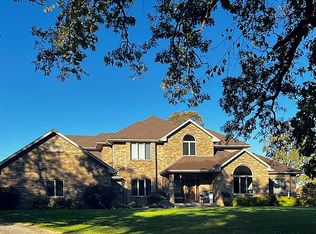 22581 Campfire Rd, Monticello, IA 52310