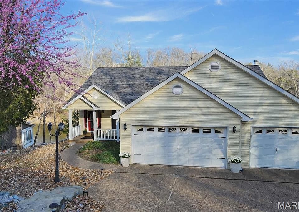 1st image of 574 Marina Dr