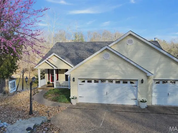 1497 S Lake Sherwood Dr, Lake Sherwood, MO 63357