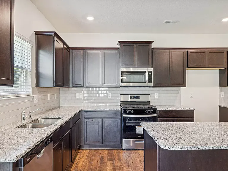 528 Hayley Marie Ln — Photo 4