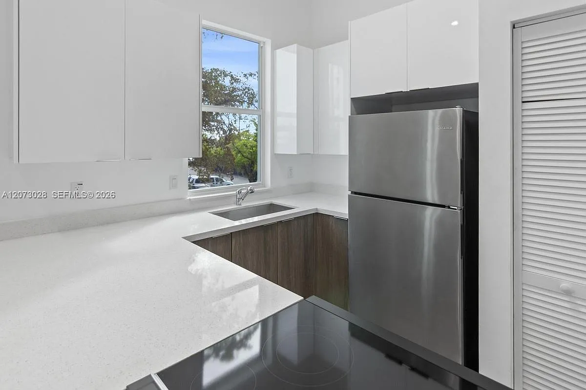 Para Villa Heights — Photo 4