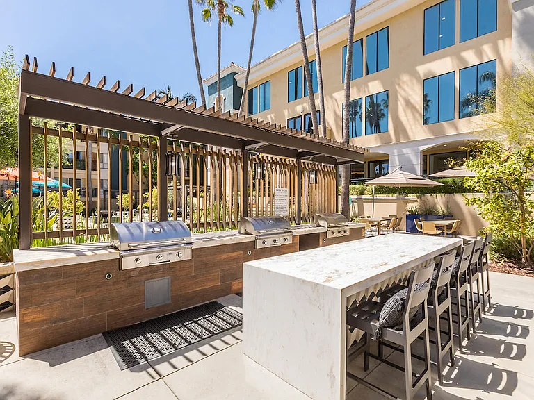 Plaza at Sherman Oaks — Photo 26