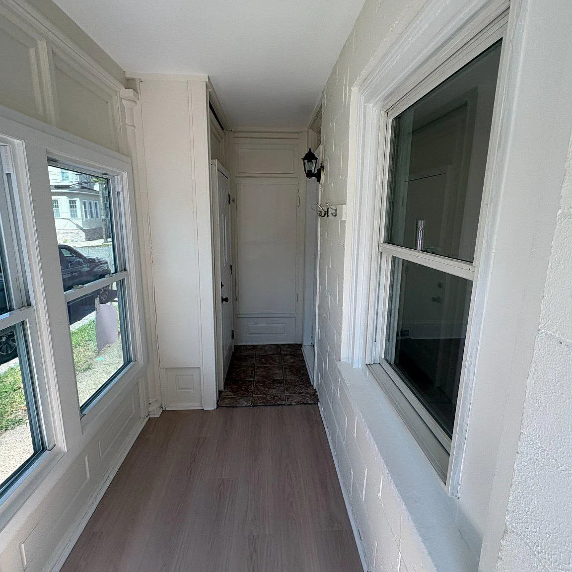 3 bed, 1.0 bath, 1184 sqft, $2,200 — Photo 2