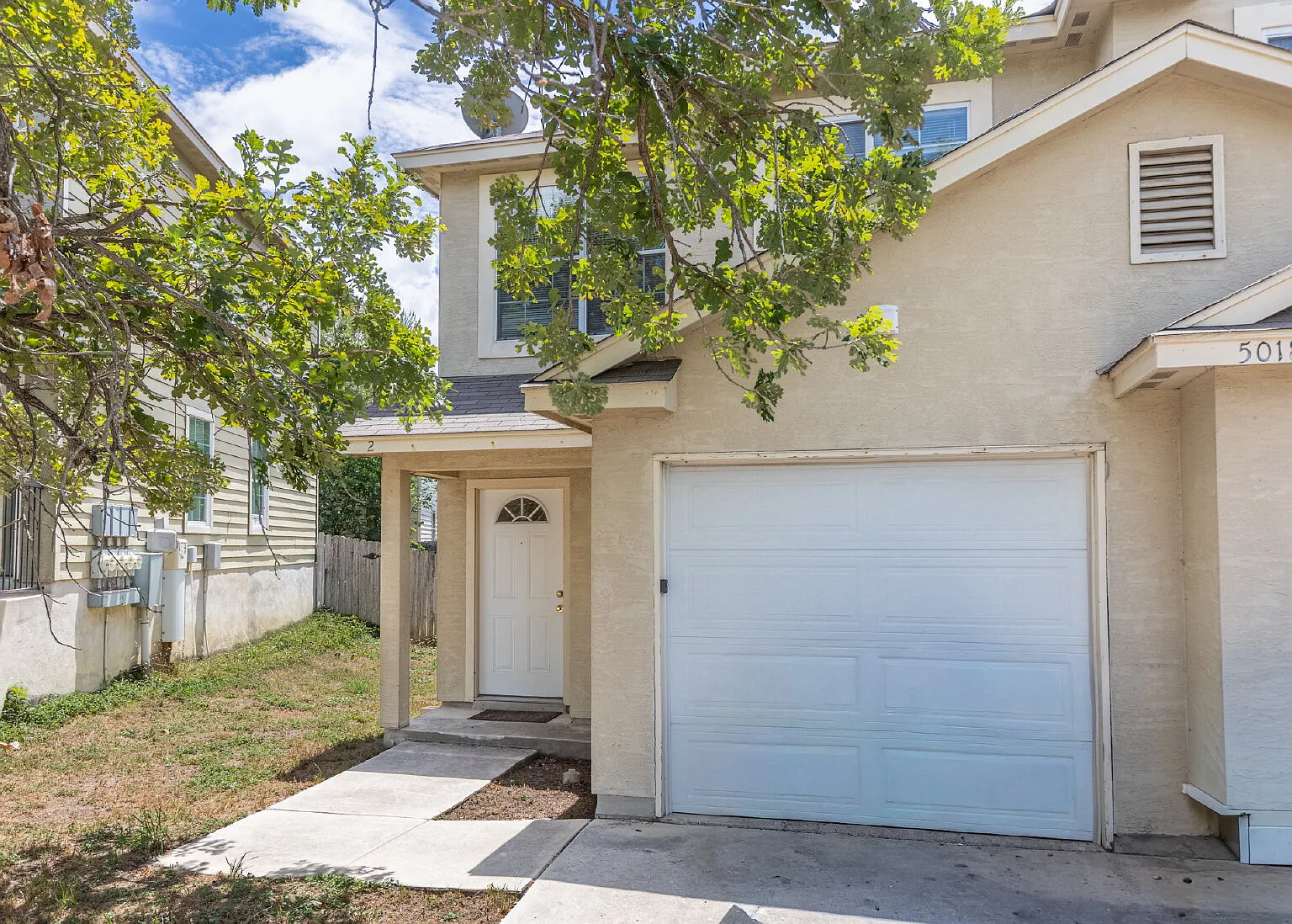 3 bed, 2.5 bath, $1,295 — Photo 1
