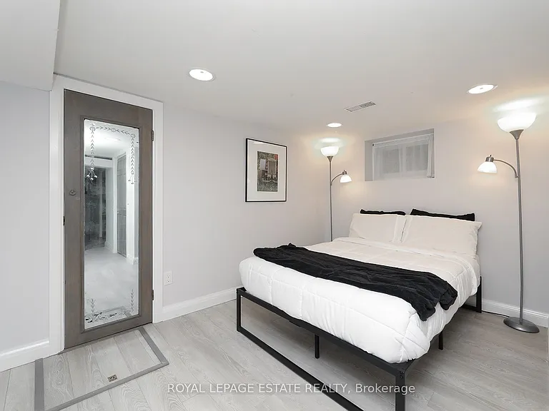 27 Sycamore Pl — Photo 31