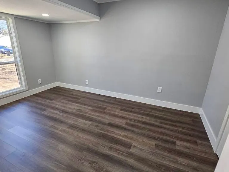 933 Guam St — Photo 3