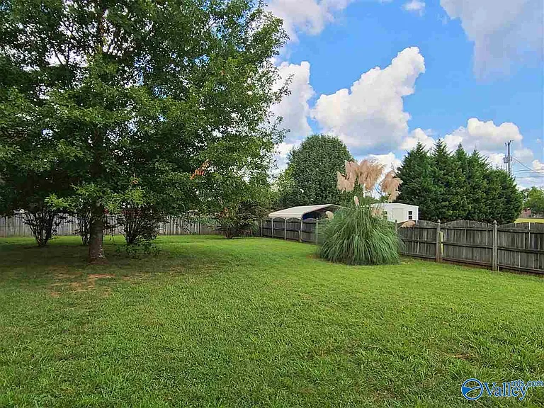 144 Oakcrest Rd — Photo 14