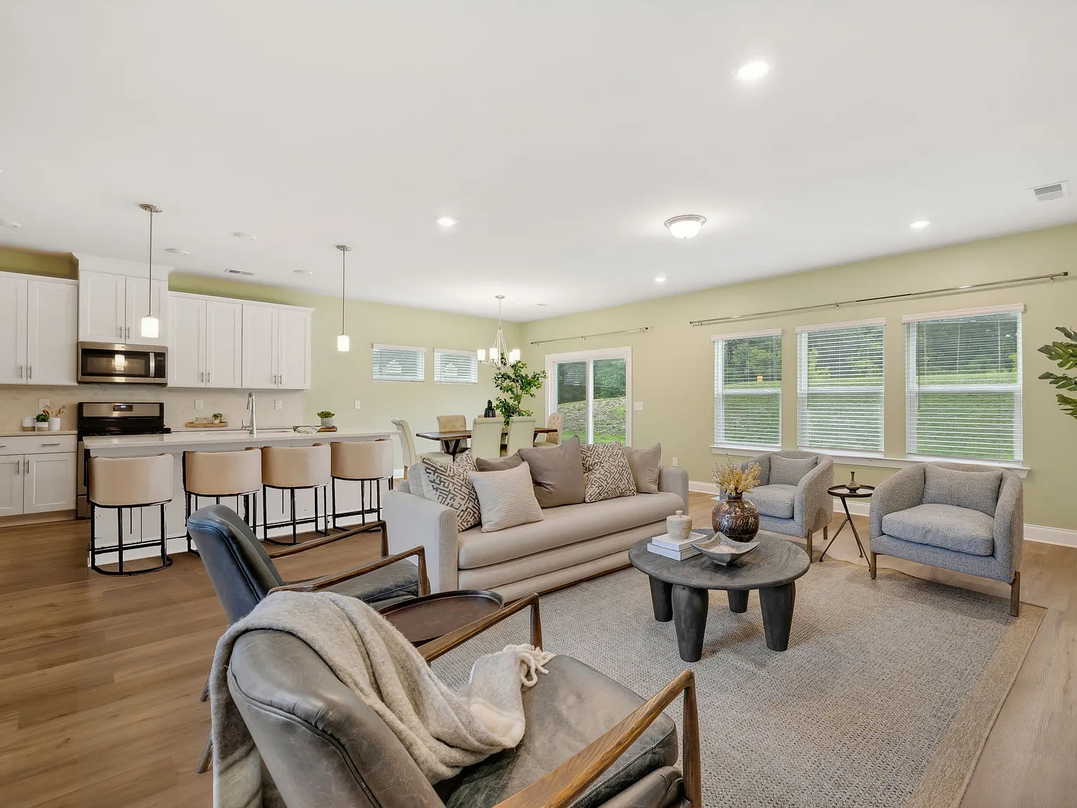5 bed, 2994 sqft, $3,400 — Photo 4