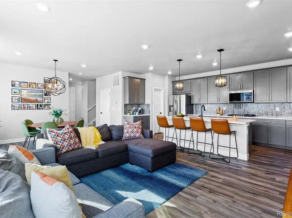 7133 Finsberry Way, Castle Pines, CO 80108