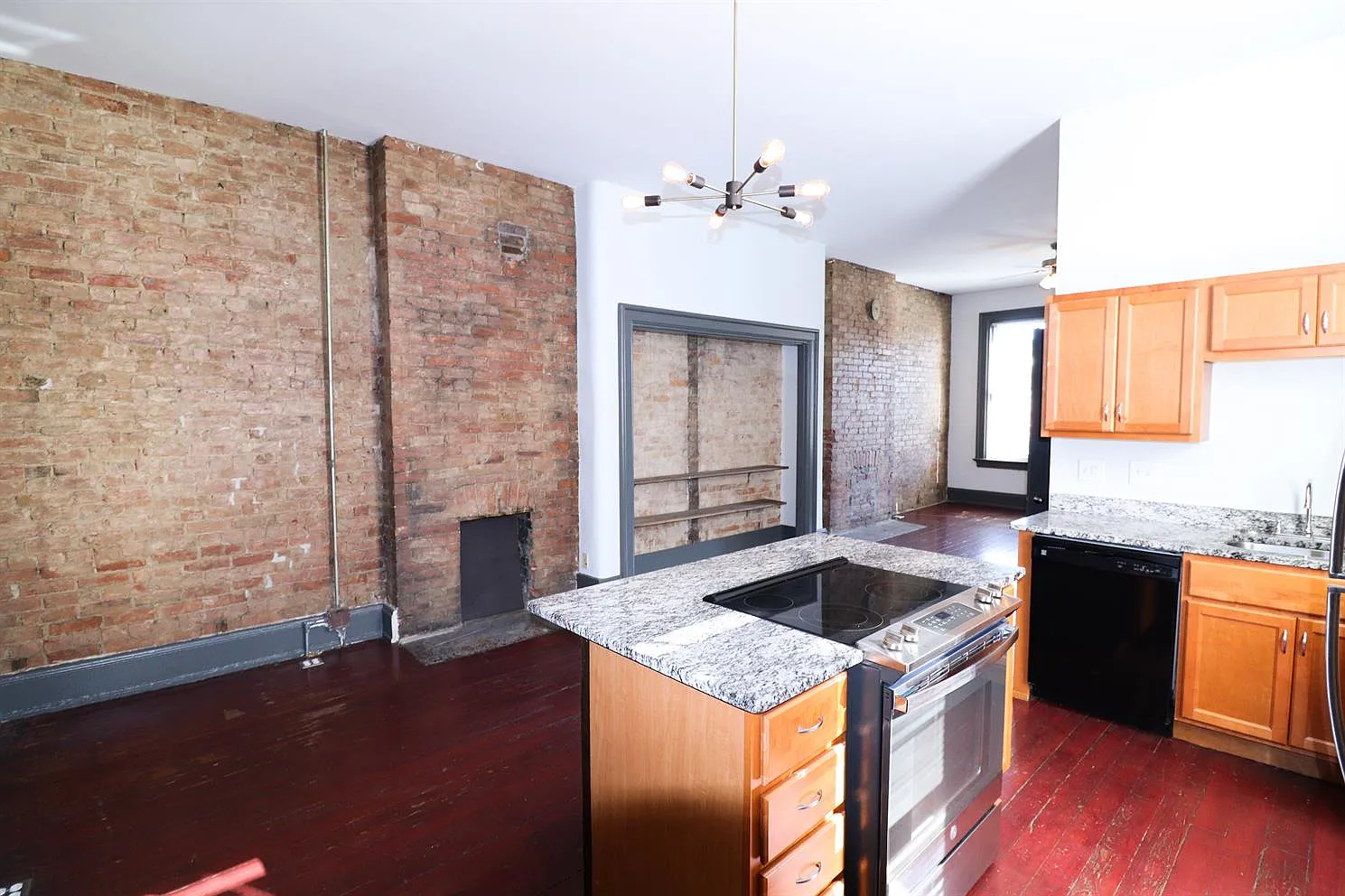 1531 Elm Street — Photo 1