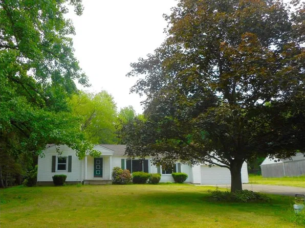 3400 Tee Dr, Akron, OH 44333