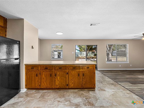 4th image of 1228 Meadow Dr