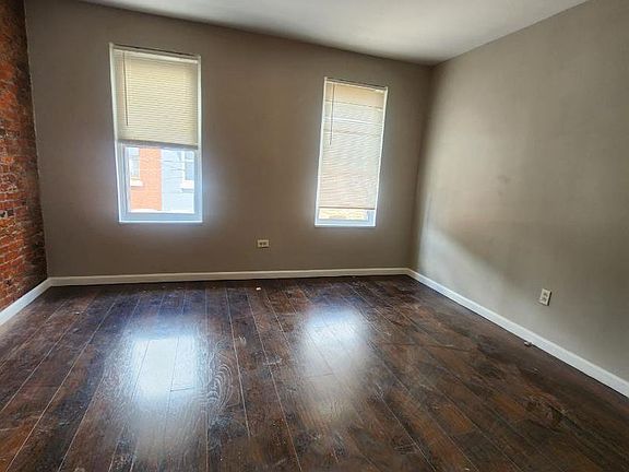2nd image of 2061 E Clementine St