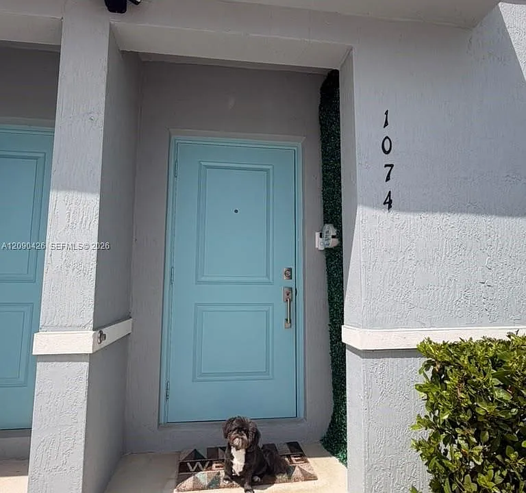 1074 NW 6th Ter