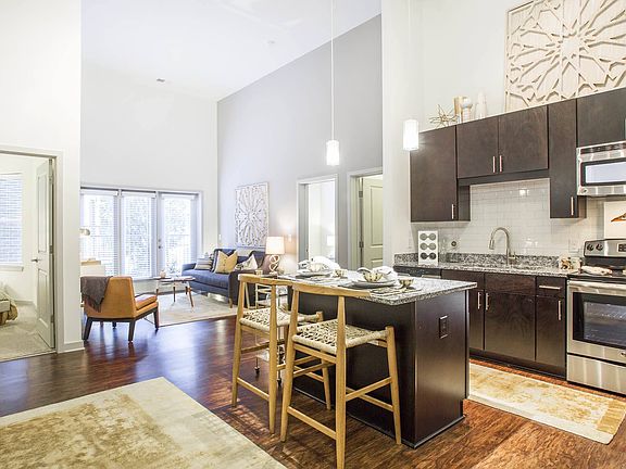 Midtown 205, Charlotte, NC, Mocha, Kitchen & Dining