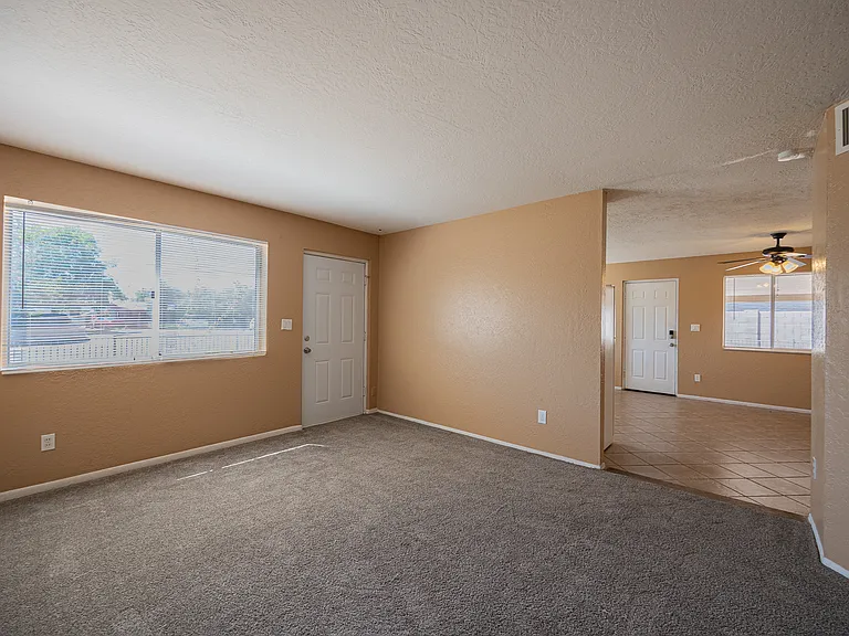 2130 W Cortez St — Photo 7