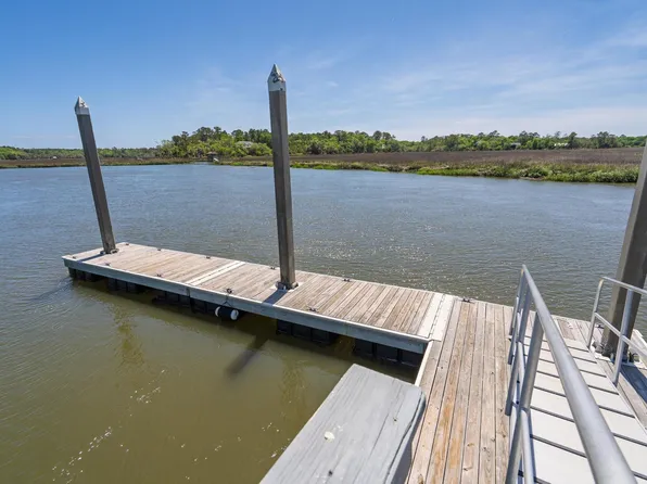 2 Edding Creek Dr, Edisto Island, SC 29438