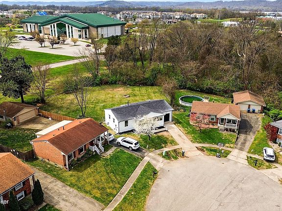 2nd image of 5202 Chasewood Pl